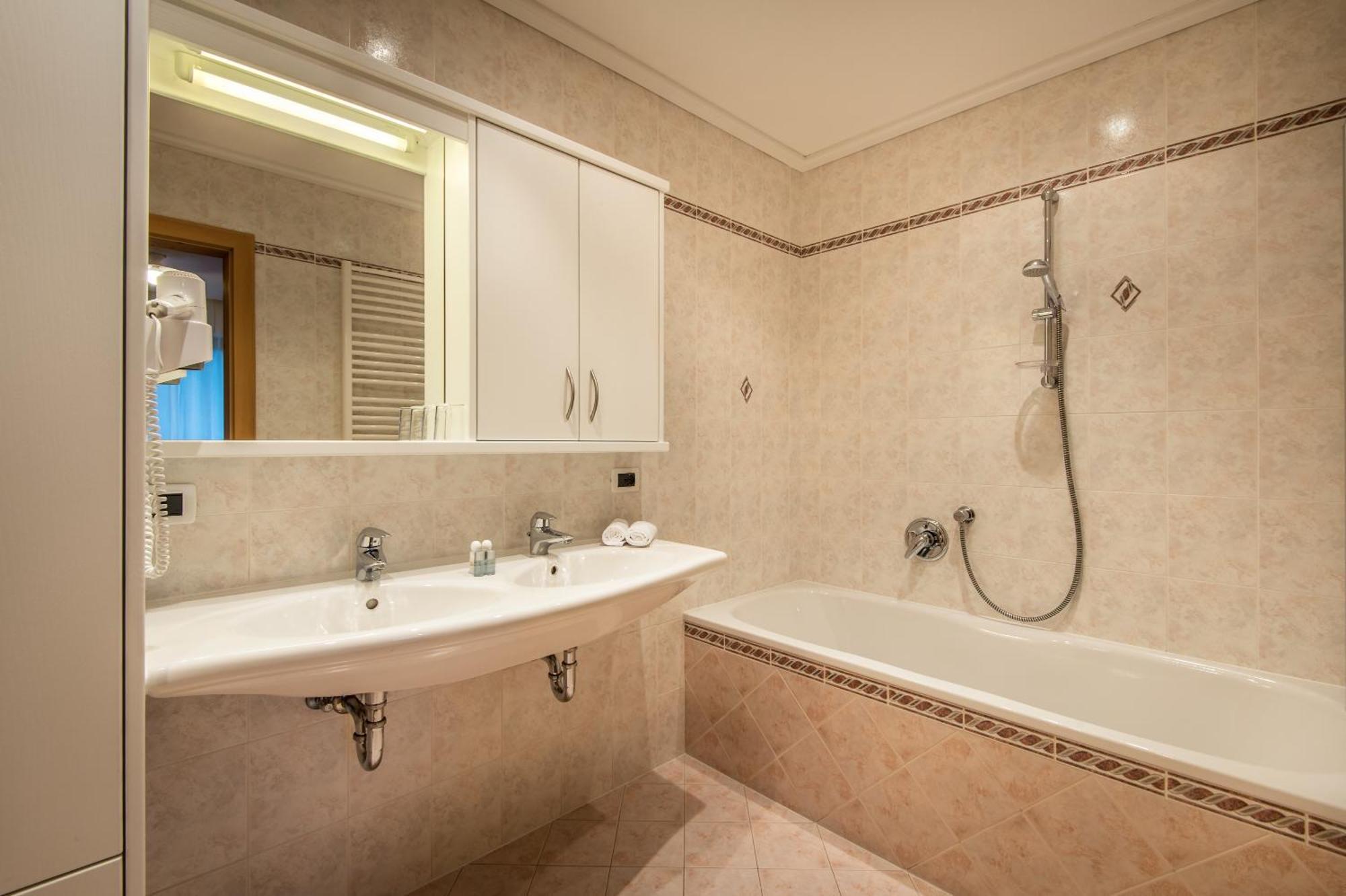 Chalet Prades Dolomiti Lodges La Villa  Buitenkant foto
